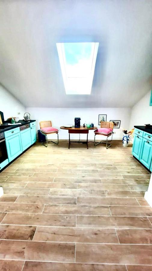 Ferienwohnung In Seenaher Kuenstlervilla In Gstadt 크슈타트 암 힘제 외부 사진